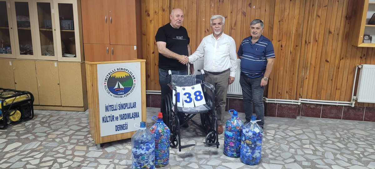 İkitelli Sinoplular Derneği’nden Örnek Sosyal Sorumluluk: 138’inci Tekerlekli Sandalye İhtiyaç Sahibine Ulaştırılmak Üzere Teslim Edildi