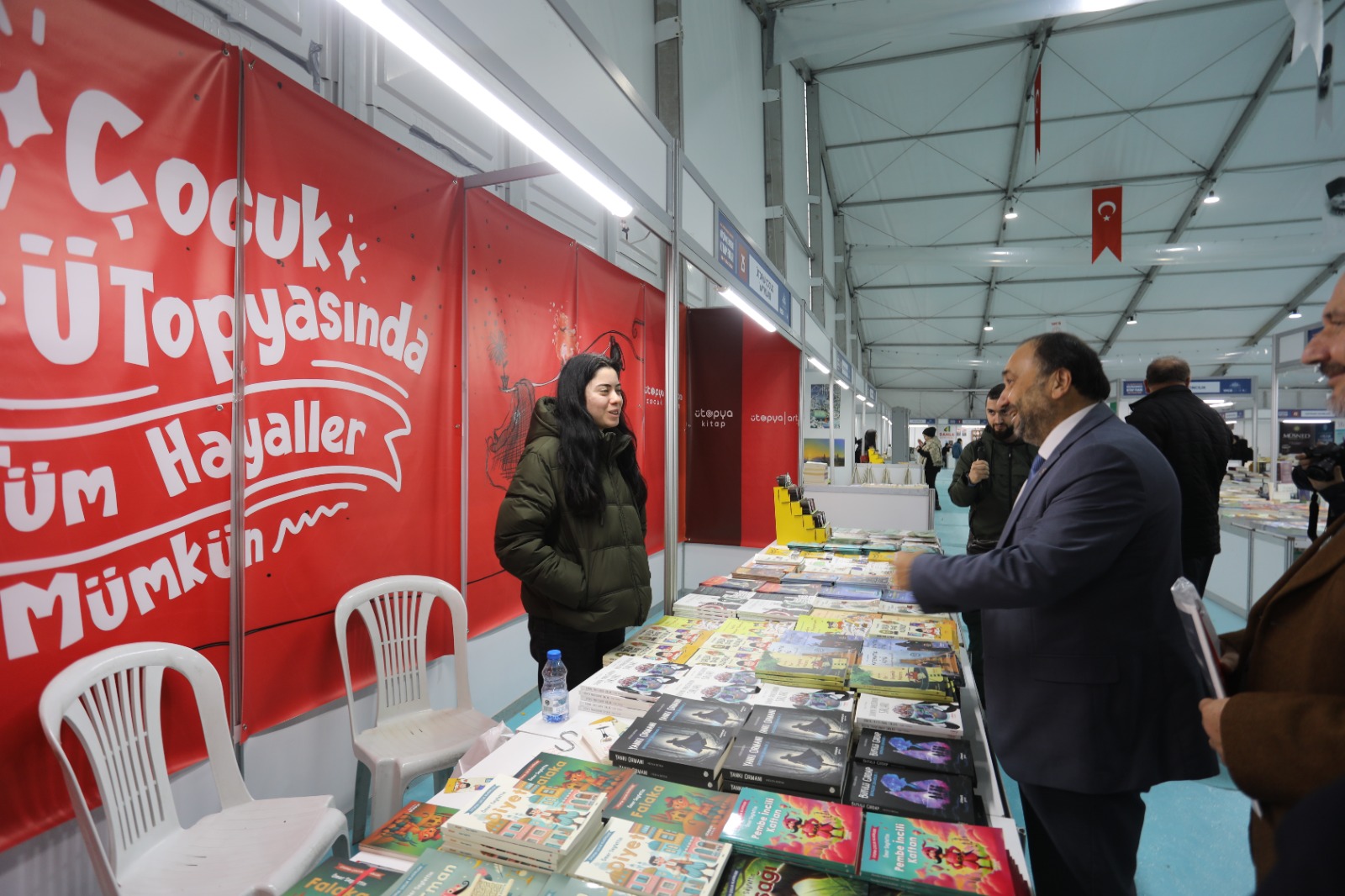 “Ben Okuyorum, İstanbul Okuyor” Küçükçekmece Kitap Fuarı Kapılarını Açtı: Saadet Partisi’nden Anlamlı Ziyaret