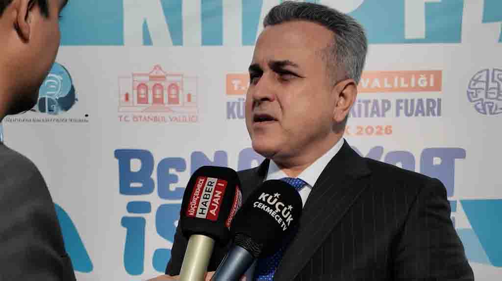 Küçükçekmece Kaymakamı Anteplioğlu, Bir hafta boyunca devam edecek kitap fuarına kıymetli hemşerilerimizi  bekliyoruz.