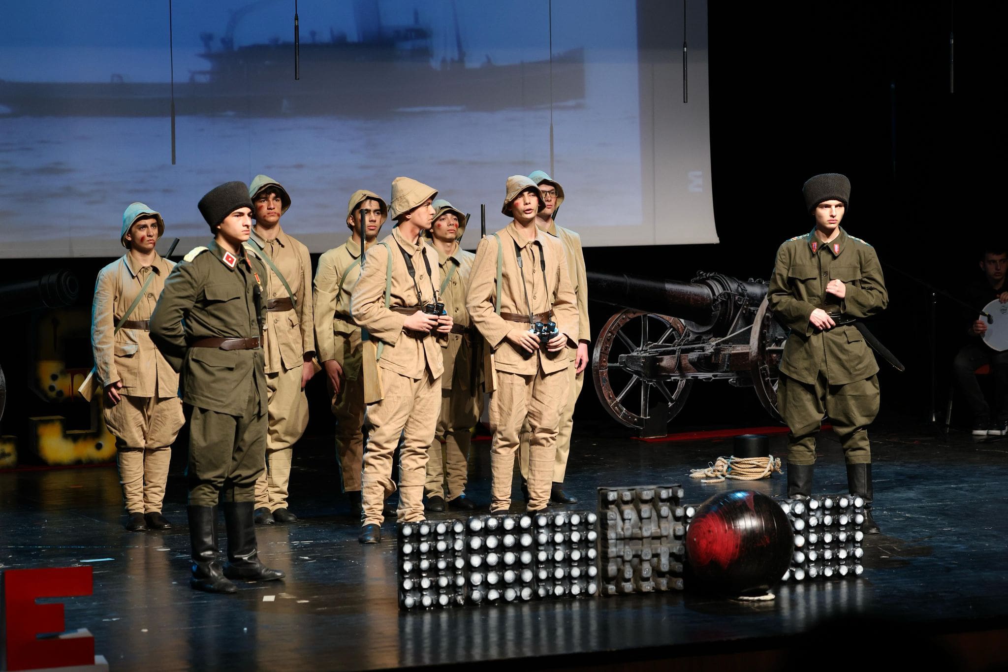 Çanakkale Şehitleri, Küçükçekmece Doğan Cüceloğlu Fen Lisesi'nde Anıldı
