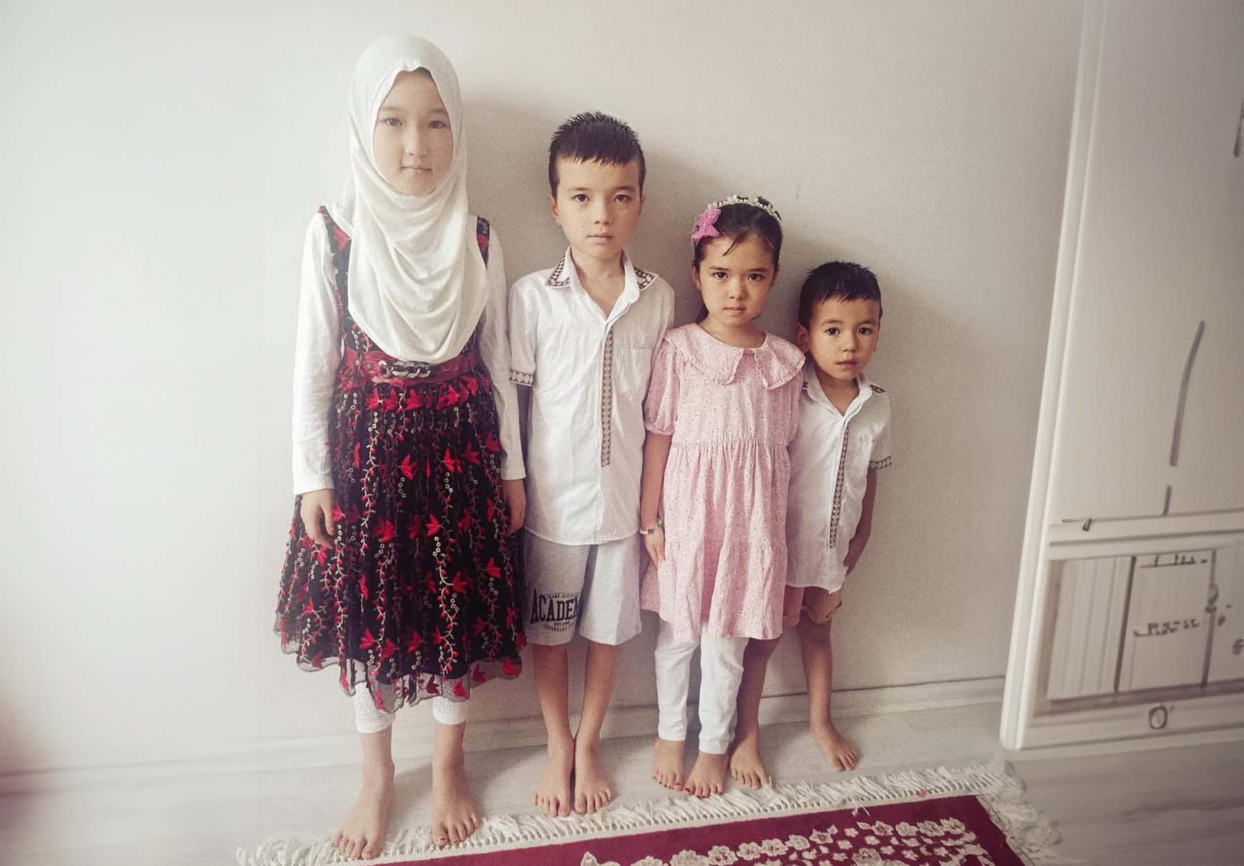 Küçükçekmece'de Doğu Türkistanlı Anne Gözaltına Alındı: Çocuklar Komşulara Emanet