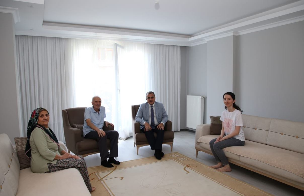 Küçükcekmece Kaymakamı Mustafa Anteplioğlu’ndan Kıbrıs Gazisi Recep Delen’e Anlamlı Ziyaret