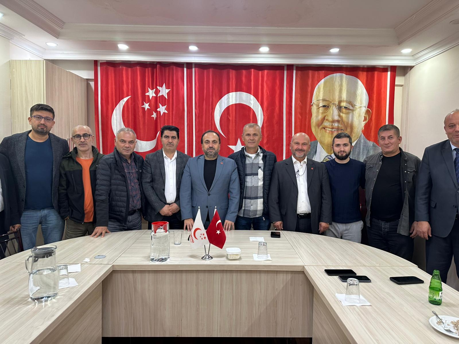 Saadet Partisi Küçükçekmece İlçe Başkanlığı’ndan basın mensuplarına balık ikramı