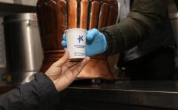 Küçükçekmece Belediyesi’nden Sıcak Çorba İkramı