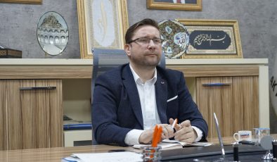 Ak parti küçükçekmece ilçe başkanı Nejat Öztürk görevinden istifa etti !