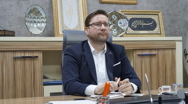 Ak parti küçükçekmece ilçe başkanı Nejat Öztürk görevinden istifa etti !