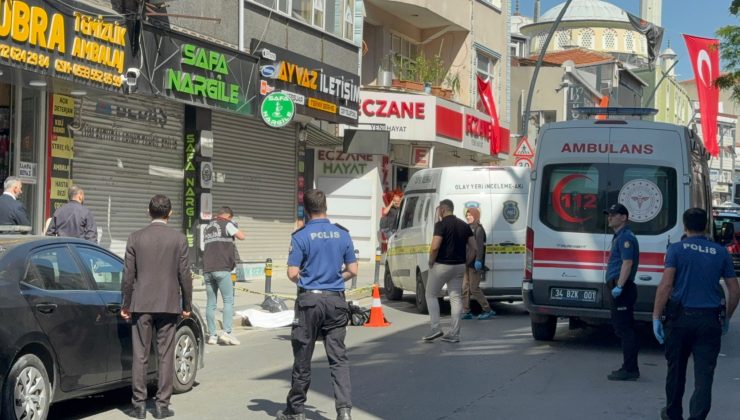 Küçükçekmece’de feci ölüm! Fenalaşarak yola düşen kişinin üzerinden servis aracı geçti