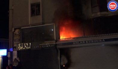 Küçükçekmece’de Ayakkabı Dükkanında Gece Yarısı Korkutan Yangın