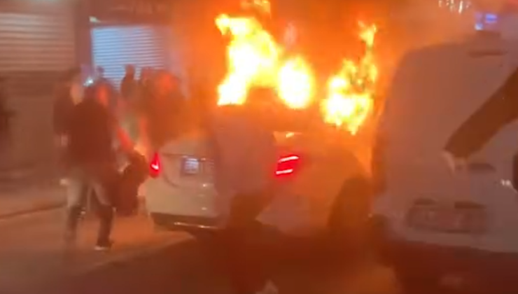 Küçükçekmece’de Şampiyonluk Coşkusunda Havai Fişek Yangını
