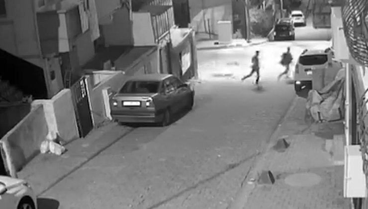 Küçükçekmece’de balkona torpil attılar: O anlar kamerada