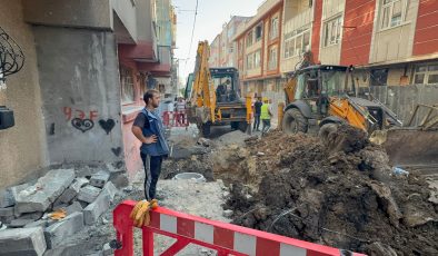 Küçükçekmece’de İSKİ Doğalgaz borusunu patlattı