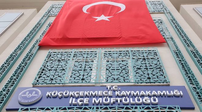 Küçükçekmece Müftülüğü’nden Gençlere Manevi Davet: “Gençliğe Değer” Projesi Kapsamında Cami Buluşması