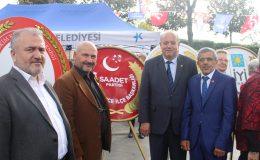 Saadet Partisi Küçükçekmece İlçe Başkanlığı, Cumhuriyetin 102. yıl dönümü münasebetiyle Küçükçekmece Belediyesi önünde gerçekleştirilen resmi törenlere katılım sağladı.