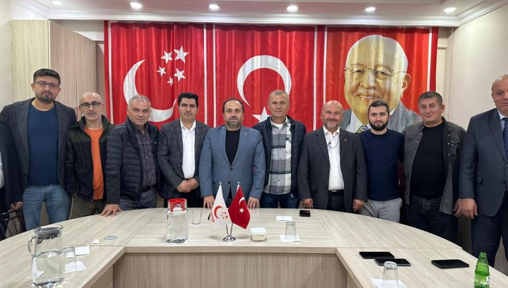 Saadet Partisi Küçükçekmece İlçe Başkanlığı’ndan basın mensuplarına balık ikramı