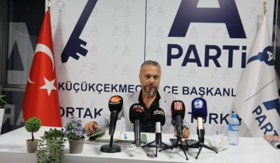 Anahtar Parti Küçükçekmece İlçe Başkanlığı, yerel basın mensuplarına özel bir kahvaltı programı