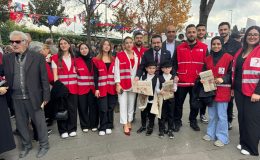 Cumhuriyetin 102. yıl dönümü dolayısıyla bir kutlama mesajı yayımlayan Türk Kızılayı Küçükçekmece Şube Başkanı Mehmet Fatih Kerimoğlu,