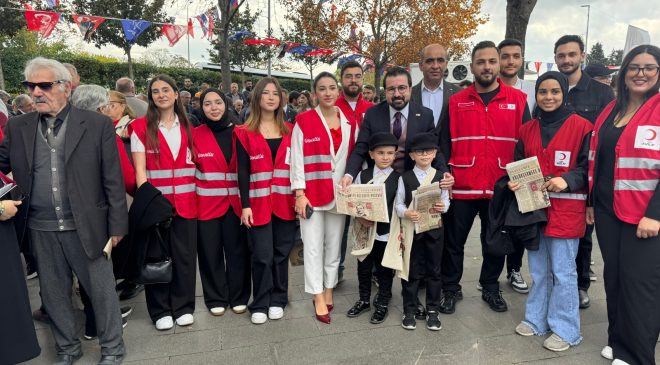 Cumhuriyetin 102. yıl dönümü dolayısıyla bir kutlama mesajı yayımlayan Türk Kızılayı Küçükçekmece Şube Başkanı Mehmet Fatih Kerimoğlu,